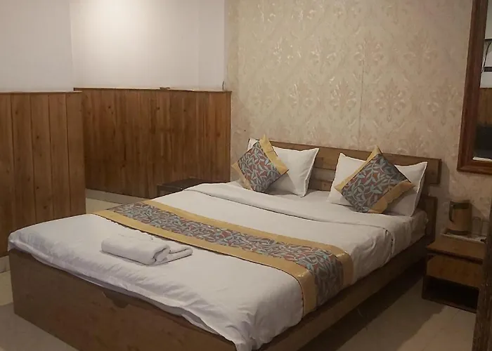 Newest Dlx Hotel